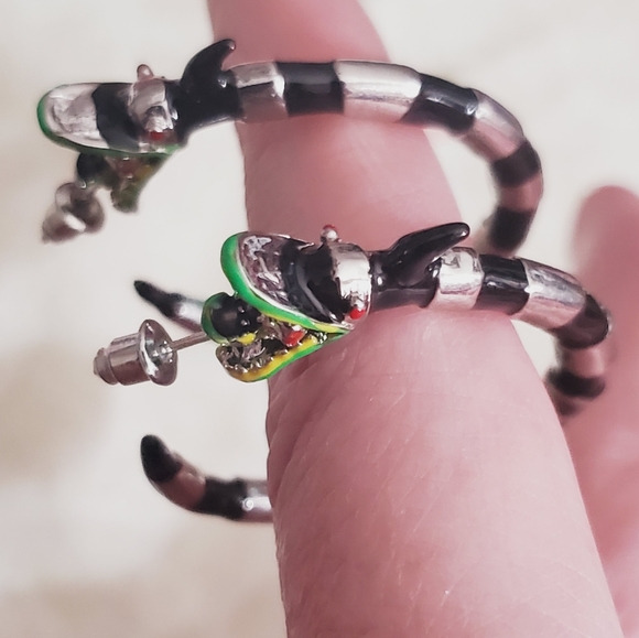 Beetle juice sand worm stripe earrings Halloween costumes New stripe hoops silve - Picture 5 of 13